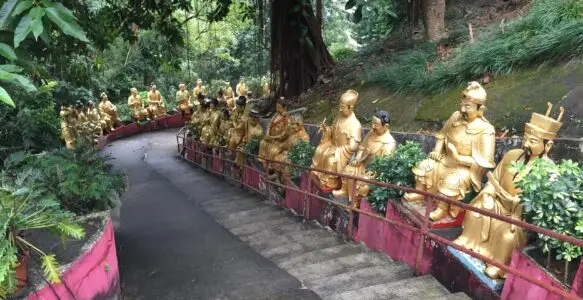 Ten Thousand Buddhas Monastery 萬佛寺 (Hong Kong)